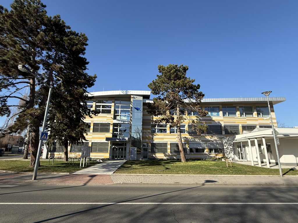 Ilustračn&iacute; obr&aacute;zek, text v čl&aacute;nku